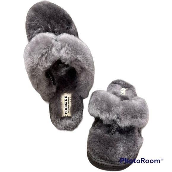 Cozy Shearling flip flop slippers grey gray 8 7.5 NEW NIB Fireside by De… - Picture 3 of 5